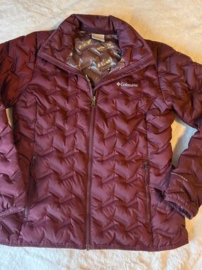 Columbia Women's Quilted Puffer Jacket in Wine